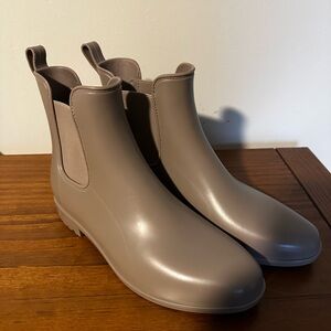 NWOT Rain Boots